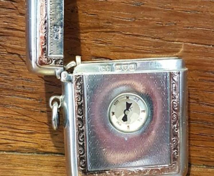 Chester Silver and Gold Inlaid Vesta Case - Image 2