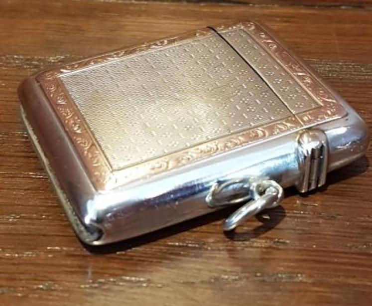 Chester Silver and Gold Inlaid Vesta Case - Image 4