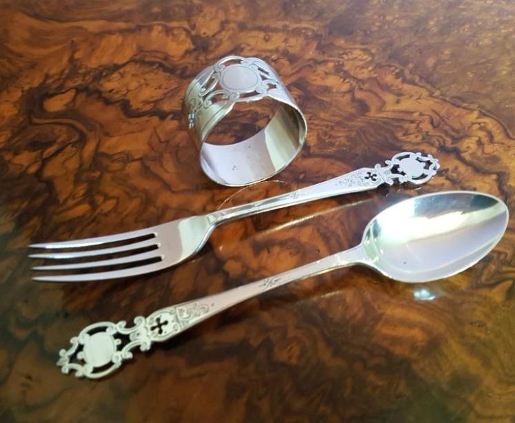 Victorian Walker and Hall Silver Child's Christening Set - Image 2