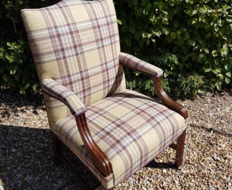Superb George III Mahogany Gainsborough Chair  - Image 2