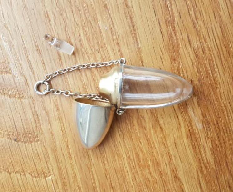 Victorian Silver Hinge Top Travelling Scent - Image 5