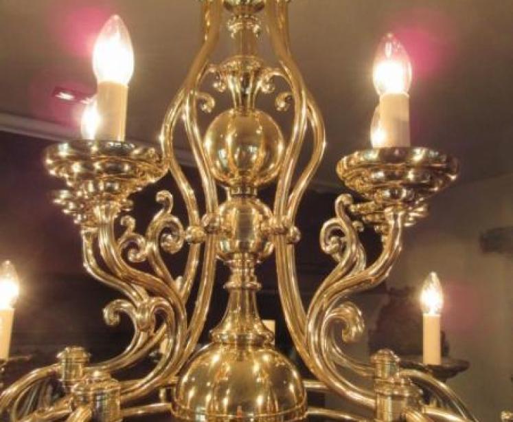 Stunning Late 19th Century Antique Two Tier Chandelier - Image 3