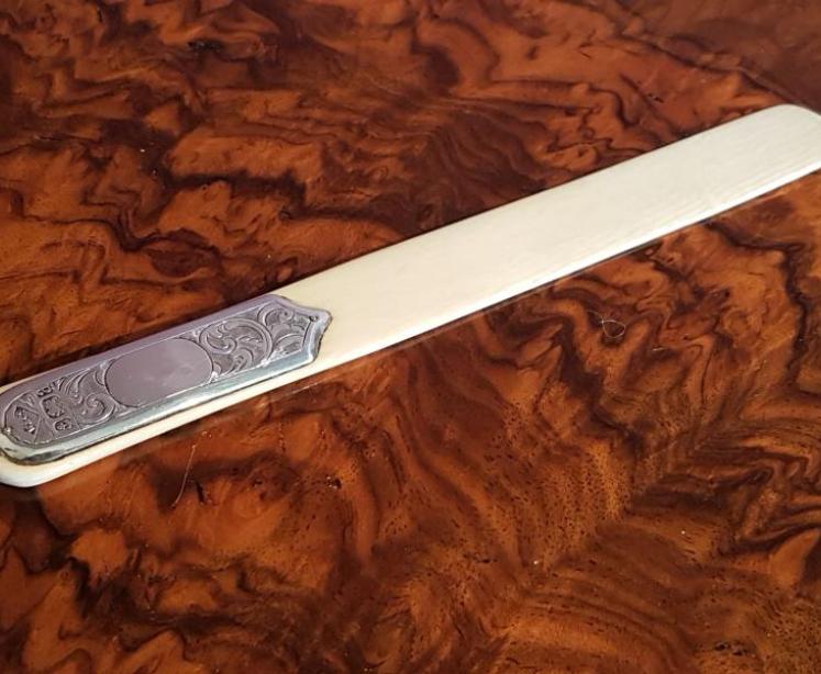 High Quality Victorian Antique Silver Mounted Page Turner - Image 1
