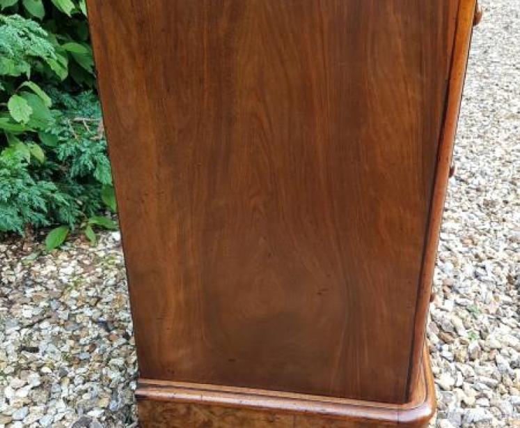 Pair of Top Quality Victorian Burr Walnut Bedside Chests - Image 2