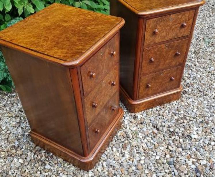 Pair of Top Quality Victorian Burr Walnut Bedside Chests - Image 4