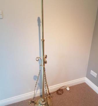 Quality Edwardian Cast Brass Lamp Standard