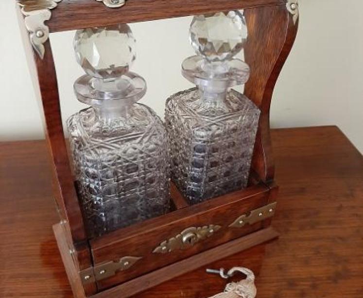 Superb Victorian Antique Polished Oak Tantalus - Image 1