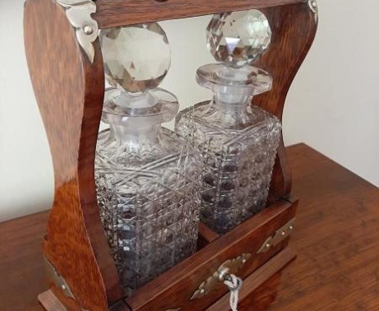 Superb Victorian Antique Polished Oak Tantalus - Image 5