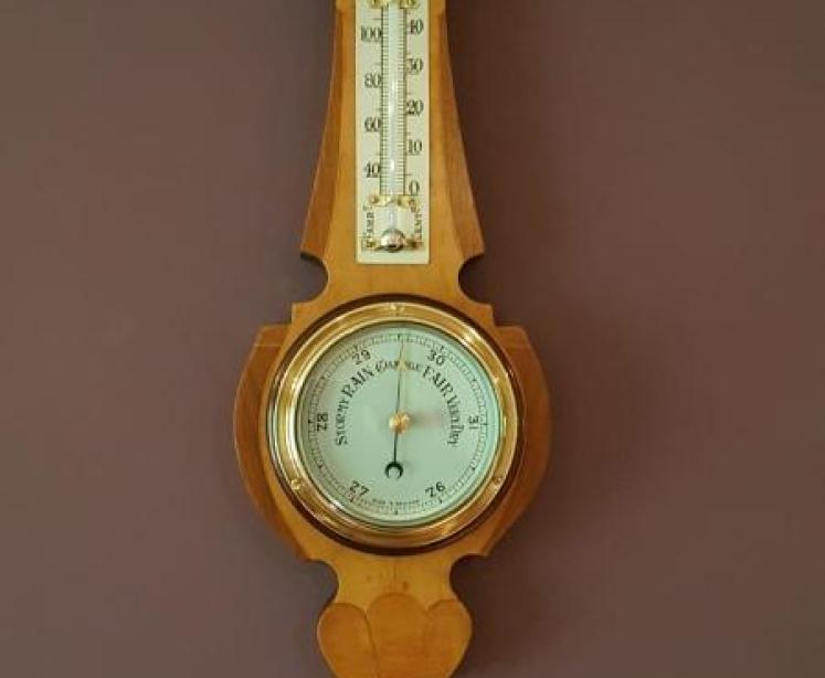 Small Antique Yew & Walnut Cased Banjo Barometer - Image 1