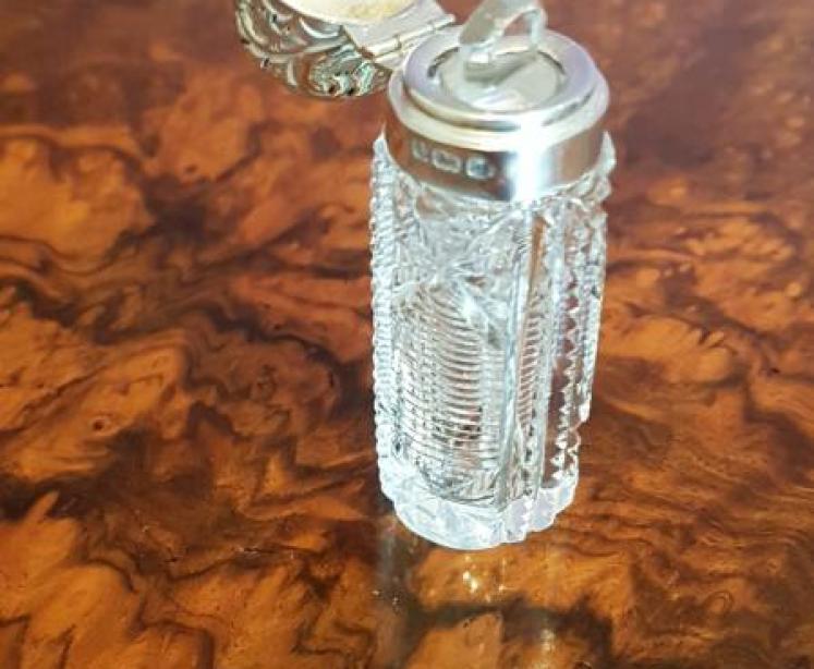 Victorian Antique Silver and Crystal Scent Bottle - Image 4