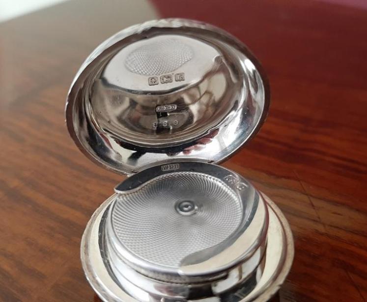 Edwardian Antique Silver Engraved Sovereign Case - Image 2