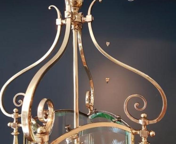 Superb Antique Brass & Bevelled Glass Hall Lantern  - Image 2