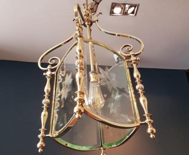 Superb Antique Brass & Bevelled Glass Hall Lantern  - Image 3