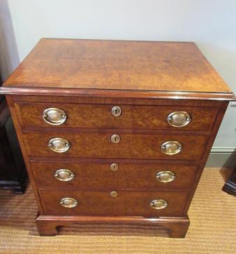 Small Mid Victorian Antique Burr Walnut Chest of Drawers