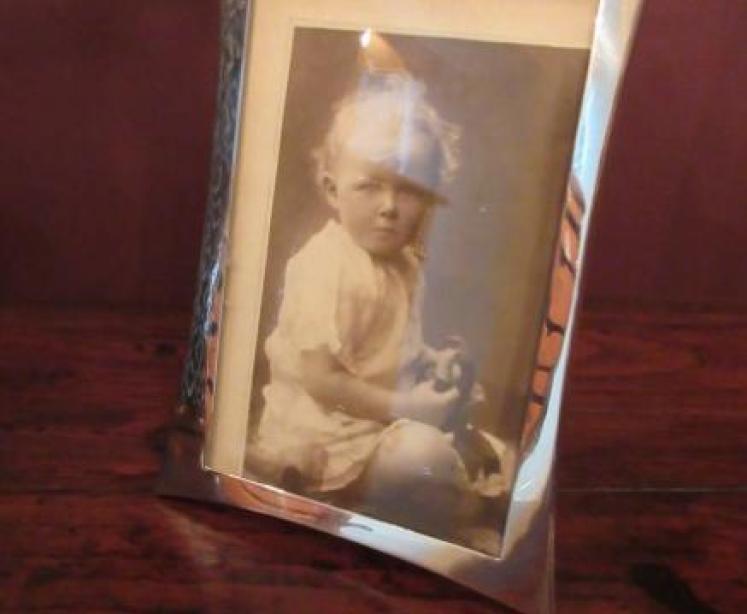 George V Period Antique Silver Photo Frame - Image 1