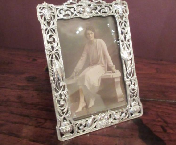 Superb 19th Century Cast Silver London Photo Frame - Image 1
