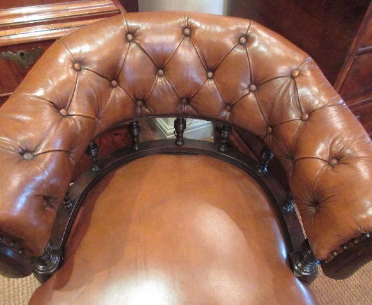 Late Victorian Leather Buttoned Captain's Armchair - Image 2