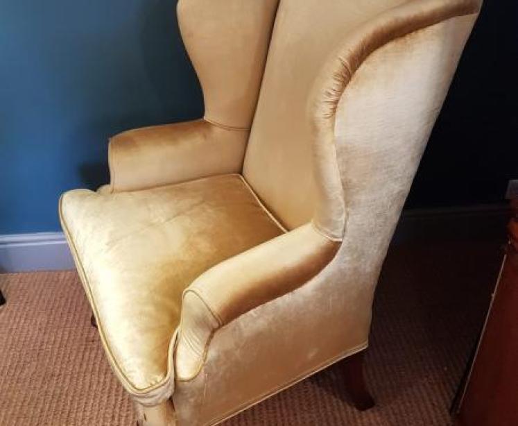 Fine Victorian Walnut Cabriole Leg Wing Back Arm Chair - Image 3