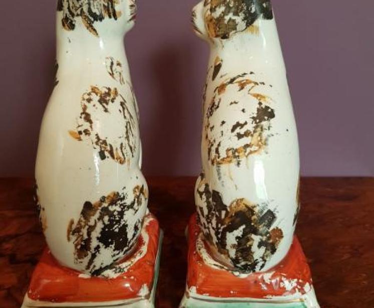 Rare Matching Pair of Antique Staffordshire Pottery Cats - Image 2