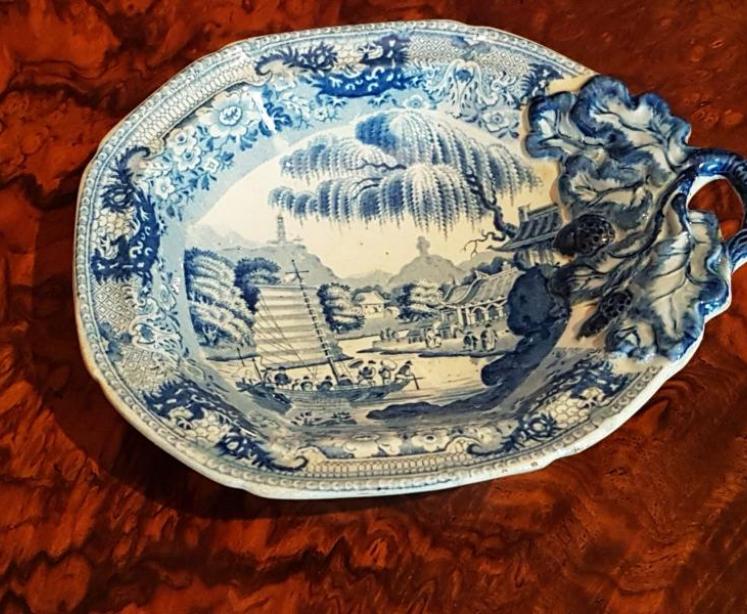 Early 19th Century Davenport Pickle Dish - Image 1