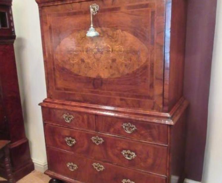 Stunning William & Mary Period Figured Walnut Escritoire - Image 5