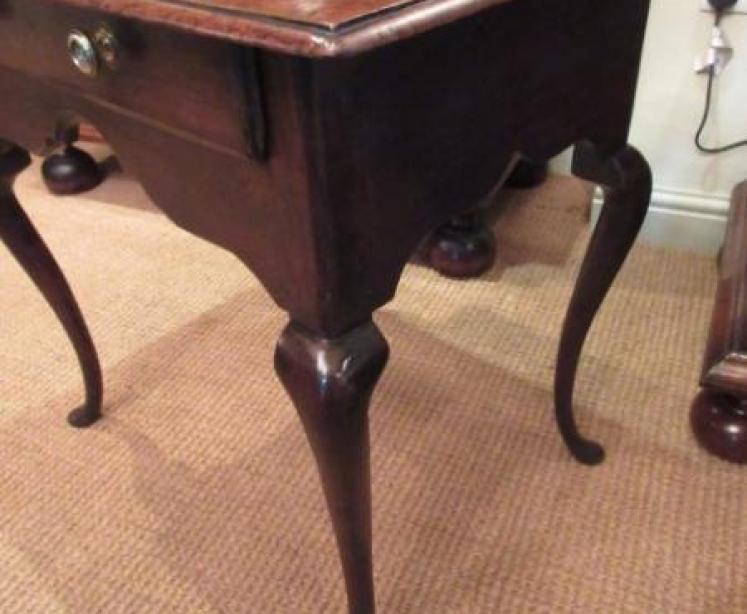 Mid Georgian Antique Oak Lowboy - Image 3