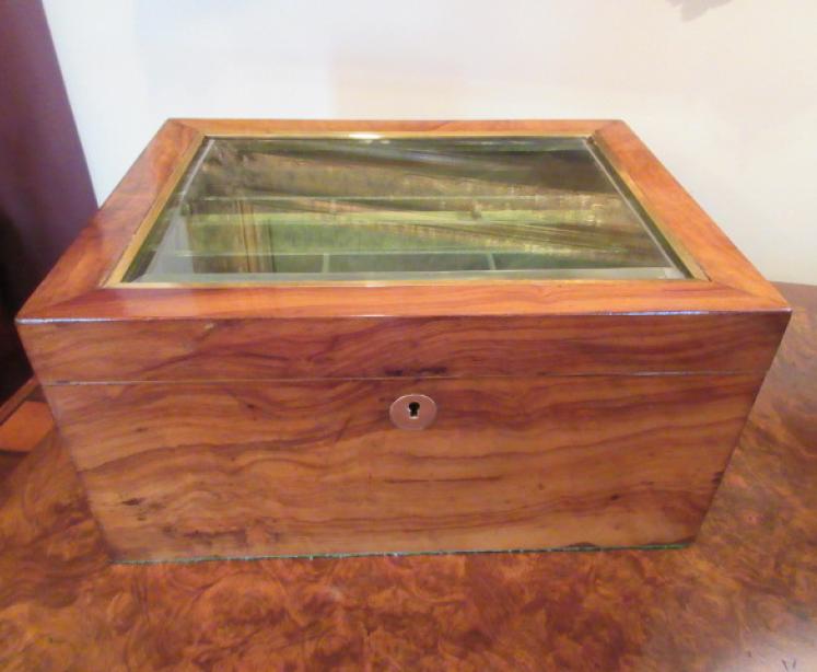 Mid Victorian Figured Walnut Jewellery Box - Image 1