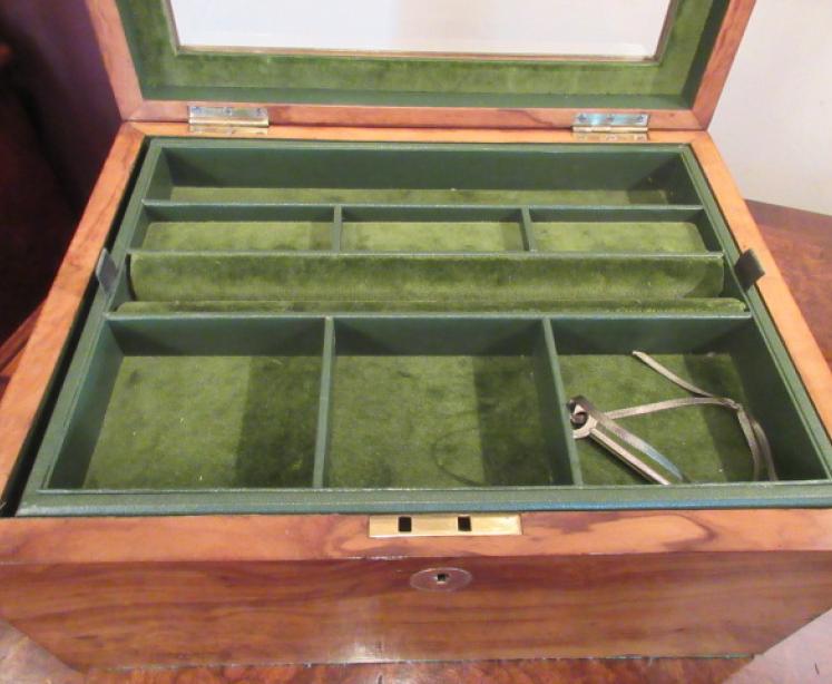 Mid Victorian Figured Walnut Jewellery Box - Image 2
