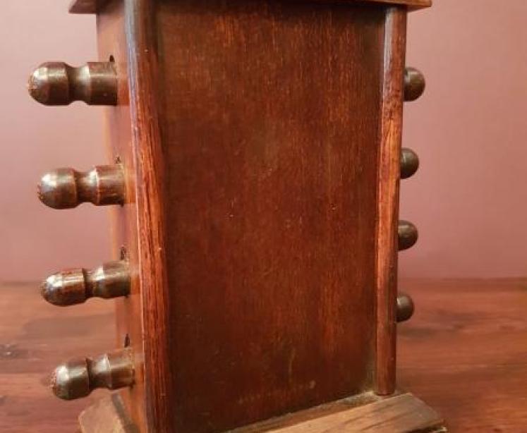 Small Late Victorian Oak Perpetual Desk Calendar - Image 4
