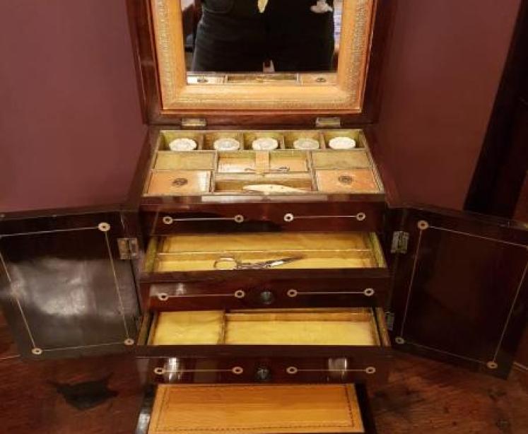 Superb Early Victorian Rosewood Sewing Cabinet - Image 2