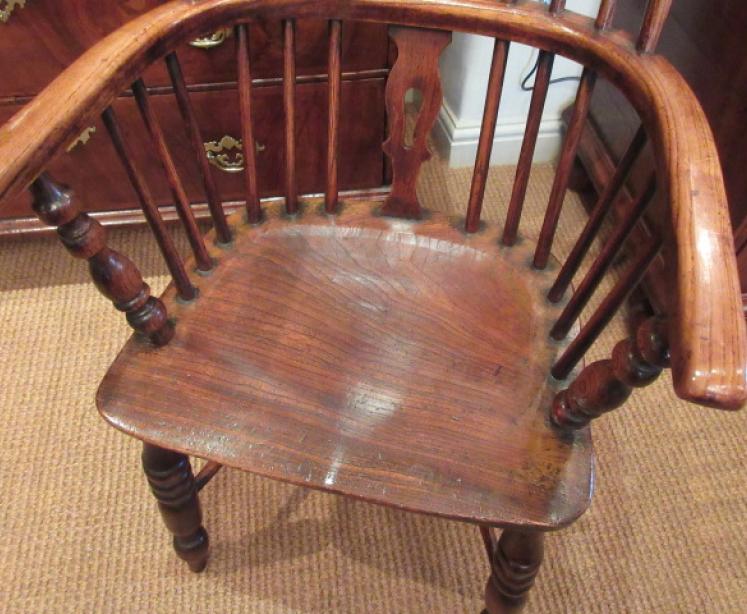 Early Victorian Antique Ash and Elm Windsor Chair - Image 2