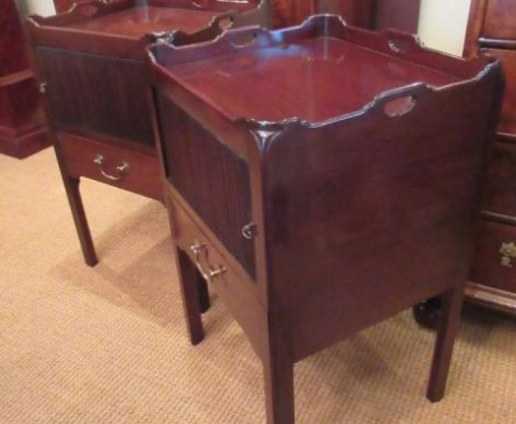 Fine Pair of George III Antique Mahogany Night Stands - Image 5