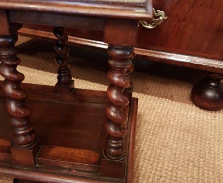 Antique William and Mary Style Walnut Framed Hall Bench. - Image 3