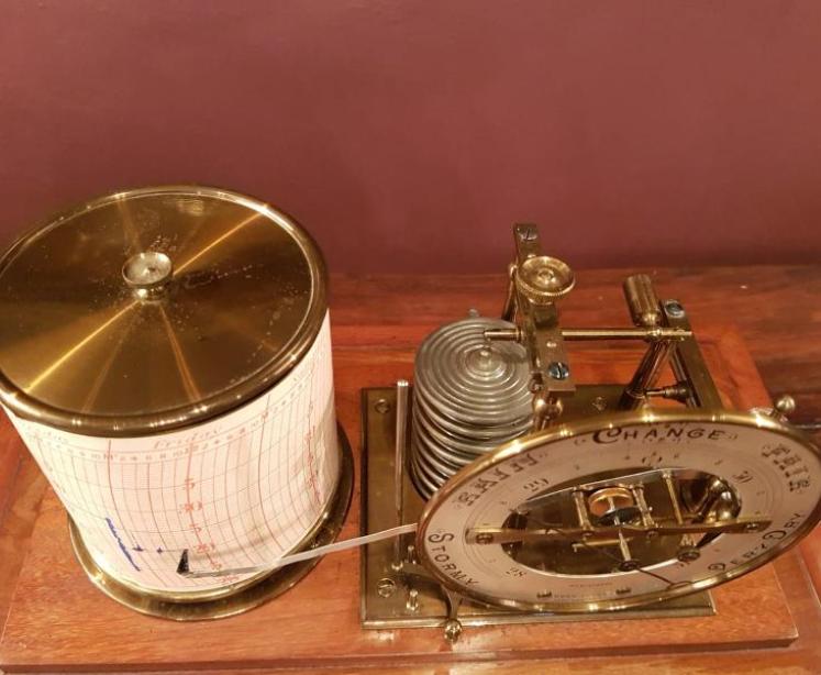 Quality Edwardian Mahogany Case Barograph - Image 2