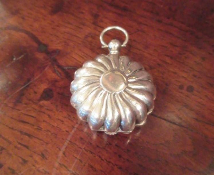Victorian Antique Solid Silver Sovereign Case - Image 1