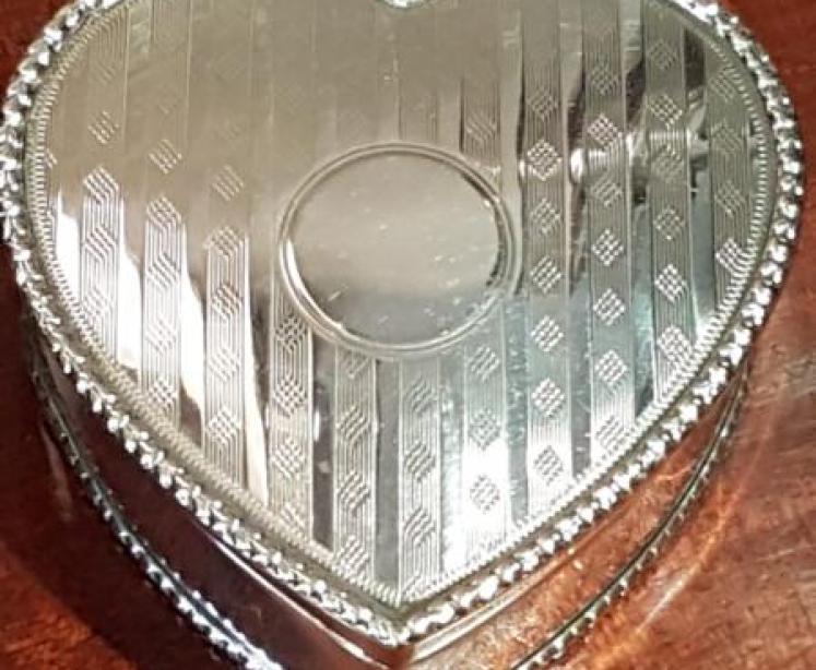 Edwardian Silver Engine Turned Heart Shaped Jewel Box - Image 3