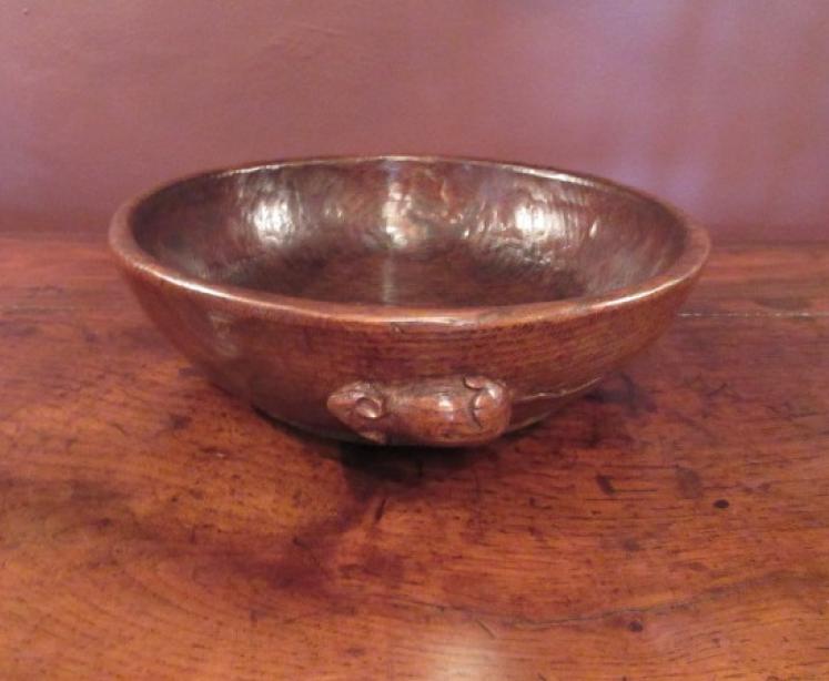 Early Mouseman Adzed Solid Oak Large Fruit Bowl - Image 1