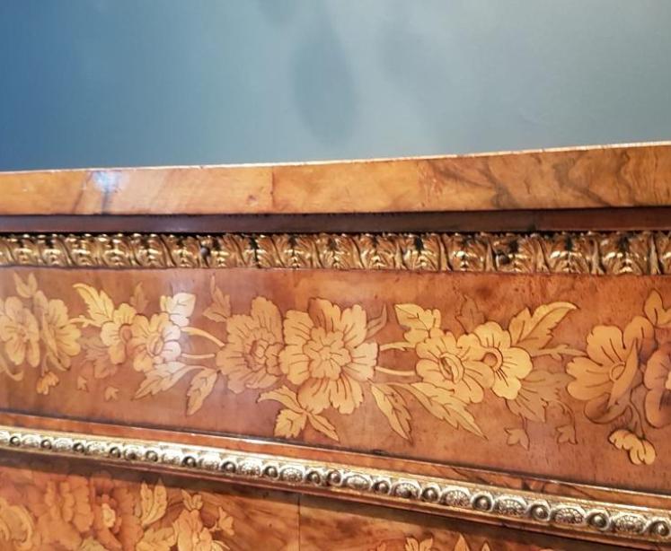 Fine Quality Victorian Inlaid Walnut Mirror Door Side Cabinet - Image 5