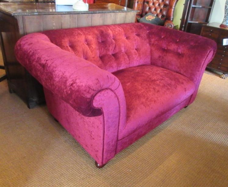 Very Comfortable Victorian Upholstered Chesterfield Settee - Image 5