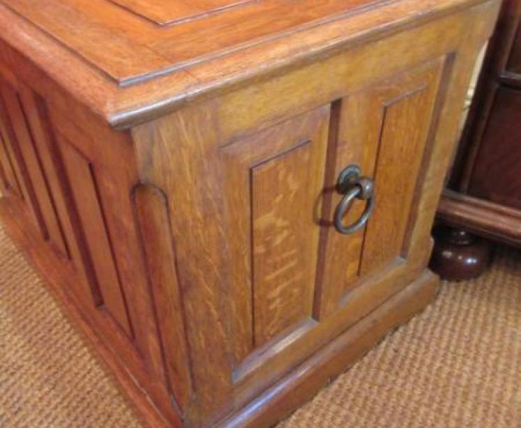 Arts & Crafts Period Antique Solid Oak Paneled Chest - Image 5