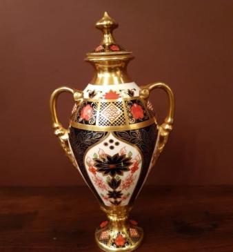 Royal Crown Derby Cigar Pattern Lidded Vase