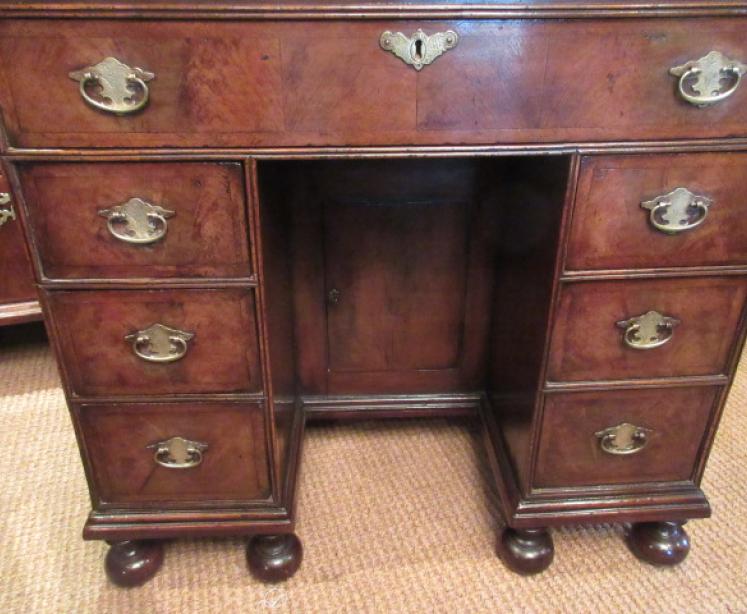 George I Period Figured Walnut Kneehole Desk - Image 3