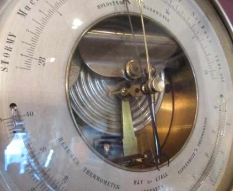 Antique Bronze Cased Twin Thermometer Marine Barometer - Image 3