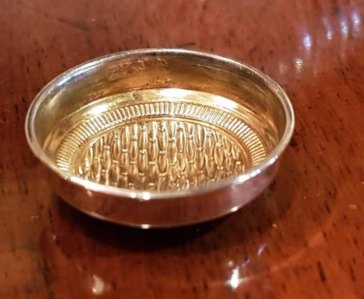 Pair of Mauve Enamel on Silver Cut Crystal Rouge Pots - Image 4