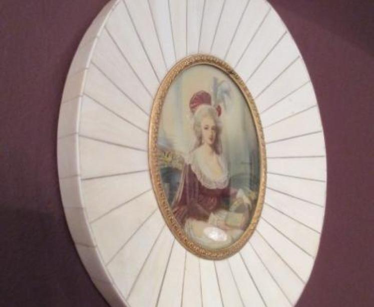 Oval Mid Victorian Miniature Portrait of a Lady - Image 3