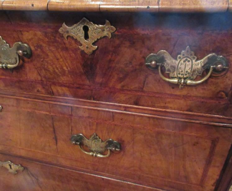 George I Period Figured Walnut Chest of Drawers - Image 4