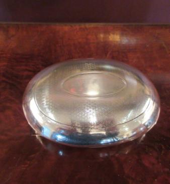Antique Silver Lozenge Shaped Squeeze Opening Table Snuff Box