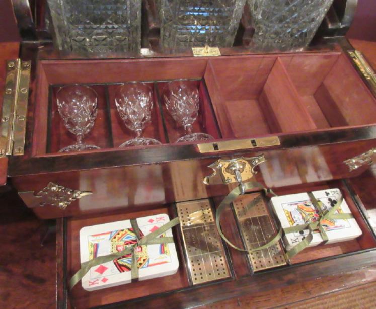 Superb Antique Burr Walnut 'After Dinner' Tantalus' - Image 4