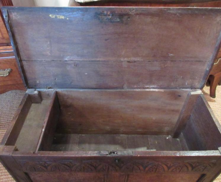 Small George I Period Oak Two Panel 'Cottage' Coffer - Image 4