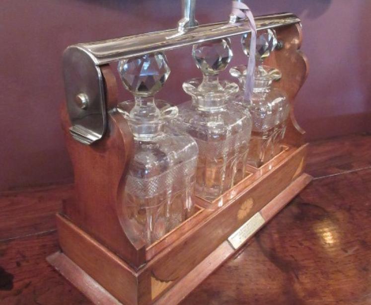 Antique Sheraton Inlaid Three Bottle Tantalus - Image 5